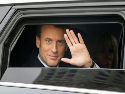 Le président Emmanuel Macron après avoir voté au Touquet, le 15 mars 2020 - PASCAL ROSSIGNOL [POOL/AFP]