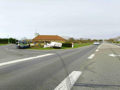 Le conducteur a perdu le contrôle de sa voiture en tentant de prendre la fuite le dimanche 8 mars à Derchigny. - Gendarmerie de Seine-Maritime