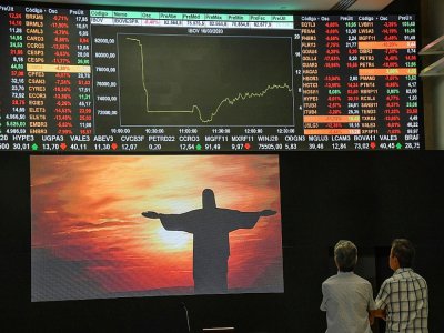 Un tableau d'indices boursiers à la Bourse de Sao Paulo, le 16 mars 2020 au Brésil - Nelson ALMEIDA [AFP]