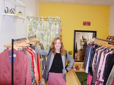 Justine Groult accueille chaleureusement les clients dans sa nouvelle boutique baptisée Uztassap à Rouen. - Christian Pedron
