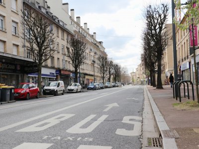 Rue de Bernières.