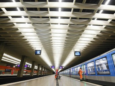 Les quais quasi déserts d'une station de métro à Munich, dans le sud de l'Allemagne, le 18 mars 2020 - Christof STACHE [AFP]