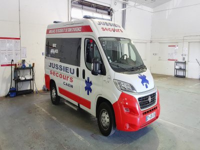 Les ambulanciers du Calvados sont en pénurie de masques pour transporter les malades. Ils font un appel aux dons auprès des entreprises qui auraient du stock inutilisé.