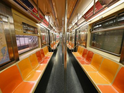 Une rame de métro de New York vide, le 23 mars 2020 - Angela Weiss [AFP]