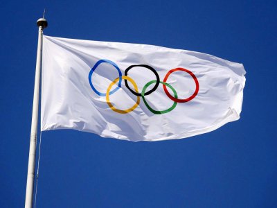 Le drapeau olympique ne flottera pas sur Tokyo en 2020, comme prévu. Illustration