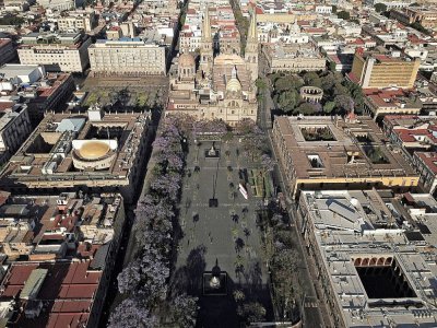 Vue aérienne de la place de la Libération déserte, le 25 mars 2020 à Guadalajara, au Mexique - ULISES RUIZ [AFP]