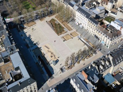 Caen vide de ses habitants en mars 2020, durant le confinement. Ici la place de République, en centre-ville. - François Monier