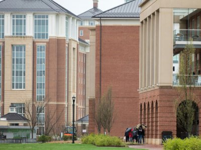 Des étudiants sur le campus de l'université Liberty à Lynchburg, le 31 mars 2020 en Virginie - Amanda Andrade-Rhoades [AFP]