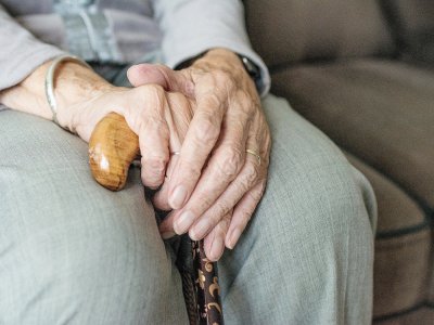 Pas de durée maximale pour l'aide aux personnes âgées pendant le confinement.