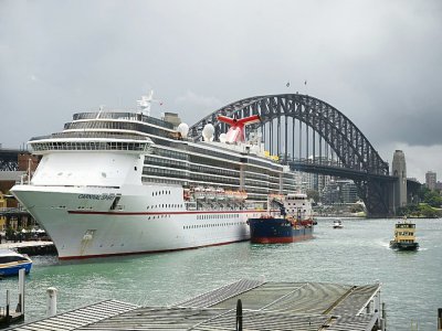 Le bateau de croisière Carnival Spirit dans le ort de Sydney, le 16 mars 2020 en Australie - PETER PARKS [AFP/Archives]