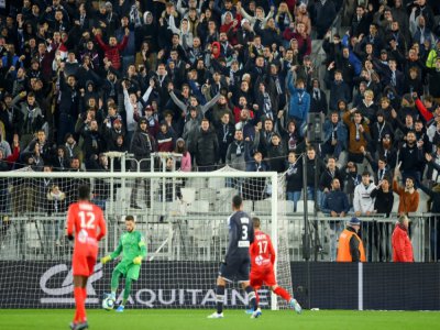 Des supporters bordelais lors d'une rencontre de Ligue 1 opposant Bordeaux à Nîmes le 3 décembre 2019. - NICOLAS TUCAT [AFP/Archives]