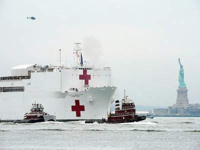 Le navire-hôpital Comfort à son arrivée à New York le 30 mars 2020 - Bryan R. Smith [AFP]