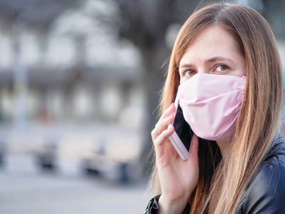 800 000 masques en tissu sont en cours de fabrication pour être fournis aux habitants. Illustration