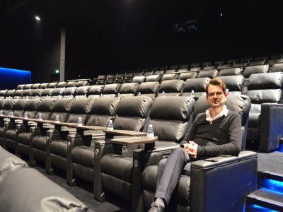 Dans les cinémas, les salles technologiques comme ici Dolby cinéma doivent être allumées une fois par semaine, même en période de confinement.