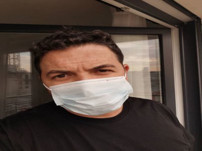 Membre de Sniper, le rappeur Tunisiano a fait tomber le masque (confiné chez lui) pour offrir une belle surprise aux fans. - Instagram tunisianofficiel