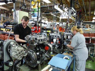 À l'arrêt depuis la mi-mars, l'usine Renault de Cléon
reprend progressivement sa production. - Archives