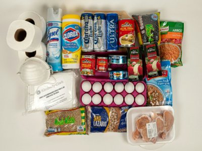 Aliments et objets en forte demande à Mexico en raison de la pandémie de nouveau coronavirus, le 22 avril 2020 - Omar TORRES [AFP]