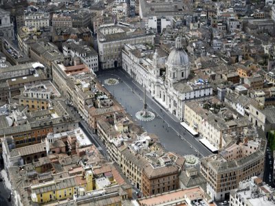 Vue aérienne de la Piazza Navona à Rome, le 1er mai 2020 - Filippo MONTEFORTE [AFP]