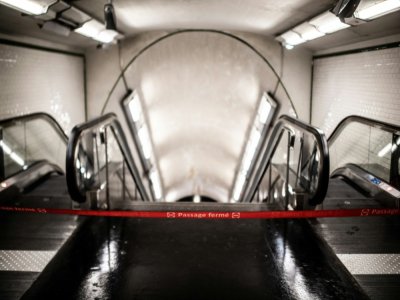 Sur la ligne 13 du métro à Paris le 23 avril 2020 - Martin BUREAU [AFP/Archives]