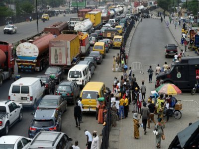 Embouteillage à Lagos alors que les activités commerciales reprennent, le 4 mai 2020 - PIUS UTOMI EKPEI [AFP]