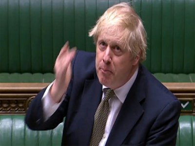 Photo de Boris Johnson tirée d'une vidéo du PRU, le service d'enregistrement bdu parlement britannique, lors des questions au Premier ministre le 6 mai 2020 au Parlement, à Londres - Handout [PRU/AFP]