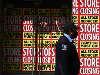 Un magasin qui s'apprête à fermer définitivement ses portes, à New York, le 5 mai 2020 - Angela Weiss [AFP]