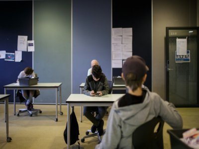 Une salle de classe réorganisée pour éviter la propagation du coronavirus à Copenhague le 29 avril 2020 - Thibault Savary [AFP/Archives]