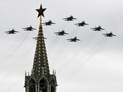 Parade aérienne de l'aviation russe au-dessus de Moscou, le 9 mai 2020, pour célébrer les 75 ans de la victoire sur l'Allemagne nazie - Yuri KADOBNOV [AFP]