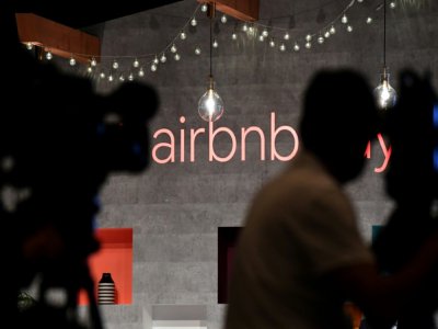 Le modèle de location courte durée  Airbnb "prend une claque" avec la crise sanitaire - Toshifumi KITAMURA [AFP/Archives]