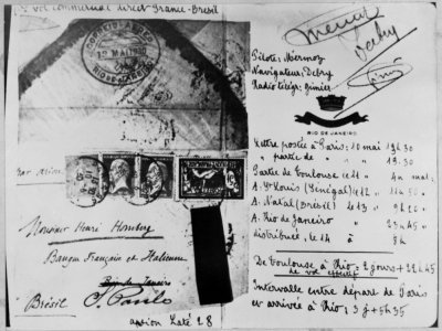 Carte postale transportée durant la traversée de l'Atlantique sud par Jean Mermoz les 12-13 mai 1930 - [AFP/Archives]