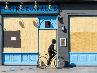 Le pub The Prince of Wales fermé, le 23 avril 2020 à Brixton, au sud de Londres - Niklas HALLE'N [AFP]