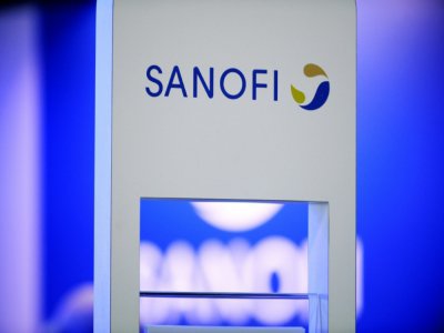 Le géant pharmaceutique Sanofi ne distribuera pas prioritairement aux Etats-Unis un éventuel vaccin contre le Covid-19 si l'Union européenne se montre "aussi efficace" - ERIC PIERMONT [AFP/Archives]