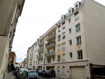 L'immeuble où le financier présumé du génocide rwandais Félicien Kabuga a été arrêté, le 16 mai 2020 à Asnières-sur-Seine, près de Paris - FRANCOIS GUILLOT [AFP]