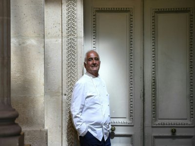 Le chef triplement étoilé Guy Savoy dans son restaurant à la MOnnaie de Paris, le 19 mai 2020 - Christophe ARCHAMBAULT [AFP]