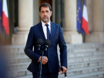 Le ministre de l'Intérieur Christophe Castaner fait une déclaration sur le perron de l'Elysée, le 19 mai 2020 à Paris - GONZALO FUENTES [POOL/AFP]