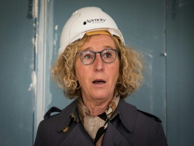 La ministre du Travail, Muriel Pénicaud, en déplacement sur un chantier de construction, à Montévrain, près de Paris, le 12 mai 2020 - Christophe PETIT TESSON [POOL/AFP]
