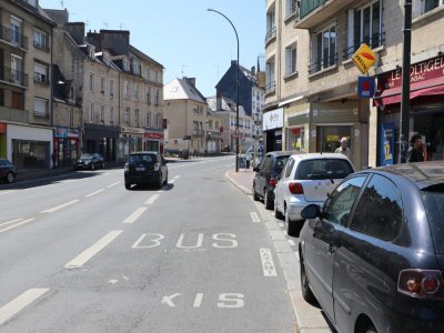 Une rixe a éclaté rue de Falaise, à Caen, mardi 19 mai. Une vidéo montrant un homme a priori armé d'une hache a filtré.