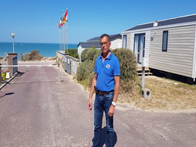 Luc Catherine attend la réouverture totale de son camping à Gouville-sur-Mer.