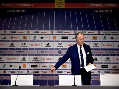 Le président lyonnais Jean Michel Aulas, ici avant un point presse au siège du club le 13 février 2020, a dénoncé l'arrêt définitif de la Ligue 1 - JEFF PACHOUD [AFP/Archives]