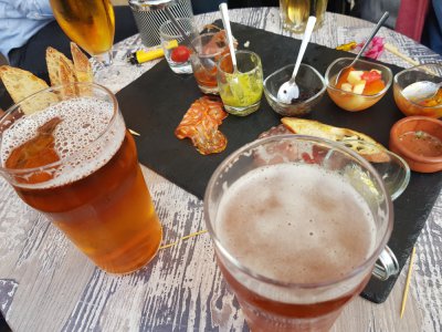 Partager un verre entre amis est de nouveau possible depuis le mardi 2 juin dans les bars et restaurants.