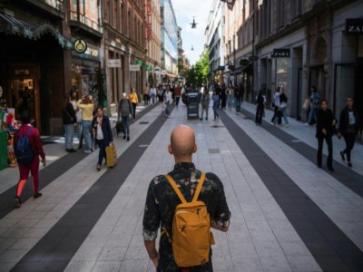 Dans une rue piétonne de Stockholm, le 29 mai 2020 - Jonathan NACKSTRAND [AFP]