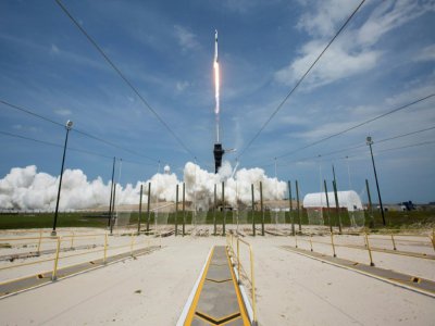 La fusée Falcon 9 de SpaceX transportant deux astronautes de la Nasa lors de son décollage depuis la Floride le 30 mai 2020 - Bill INGALLS [NASA/AFP]