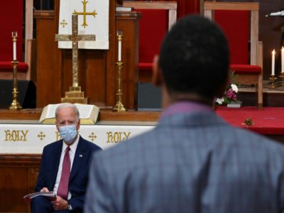 Le candidat démocrate à la Maison Blanche Joe Biden lors d'une rencontre avec des responsables religieux et politiques noirs, le 1er juin 2020 à Wilmington, dans le Delaware, pour évoquer la mort de George Floyd - JIM WATSON [AFP]