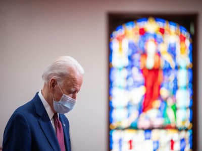 L'ancien vice-président américain Joe Biden lors d'une rencontre organisée le 1er juin 2020 dans une église de Wilmington, dans le Delaware, pour évoquer la mort de George Floyd et les inégalités aux Etats-Unis - JIM WATSON [AFP]