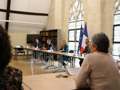Nicole Belloubet a participé à une table ronde rassemblant les représentants de l'institution judiciaire à Rouen.