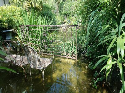 Chaque étape du parcours du jardin Agapanthe à Grigneuseville offre d'étonnants points de vue : un lieu chargé de poésie et le fruit de la passion d'un homme ! - Élodie Laval