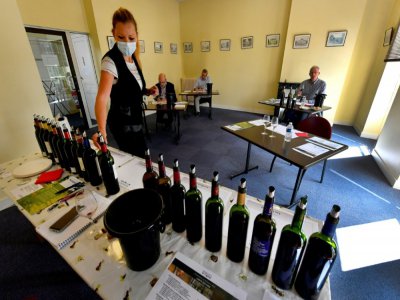 Dégustation de vin du millésime 2019 à la maison du Vin à Margaux, le 4 juin 2020 - GEORGES GOBET [AFP]