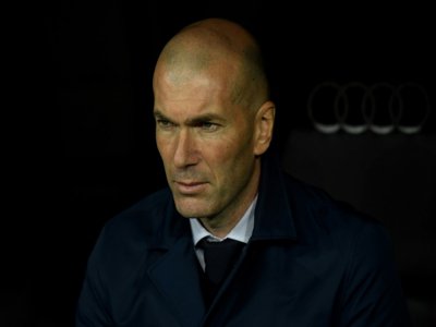 L'entraîneur du Real Madrid Zinedine Zidane lors du clasico remporté par son équipe contre le FC Barcelone (2-0) le 1er mars 2020 au stade Santiago-Bernabeu. - OSCAR DEL POZO [AFP/Archives]