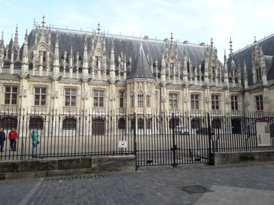 L'exhibitionniste écope de sursis par le tribunal correctionnel de Rouen. Illustration