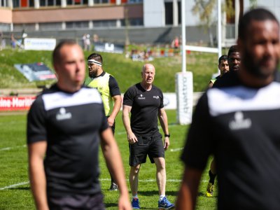 Le coach normand Richard Hill et ses joueurs du Rouen Normandie Rugby sont prêts à reprendre l'entraînement. - FLOHIC Romain